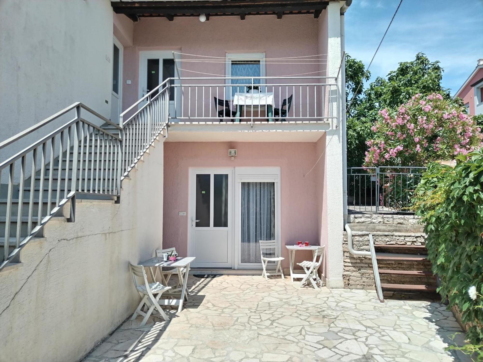 Apartments Erika Пула Екстериор снимка